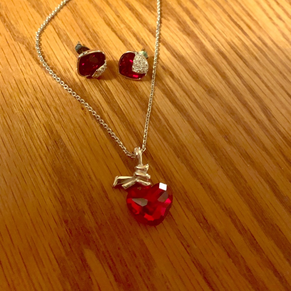 Heart shape crystal earrings and necklace